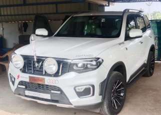 Mahindra Scorpio S11