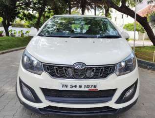 Mahindra Marazzo M6