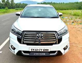 Toyota Innova Crysta 2.4 V