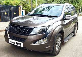 Mahindra XUV500 W10