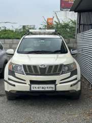 Mahindra XUV500 W8 Dual Tone