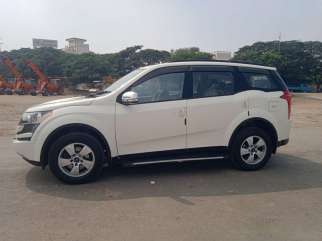 Mahindra XUV500 W8 Dual Tone