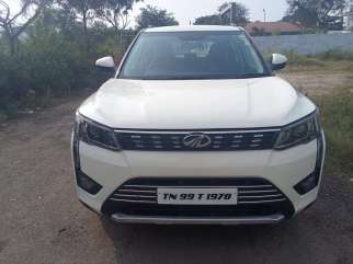 Mahindra XUV300 W8