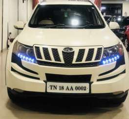 Mahindra XUV500 W8 Dual Tone