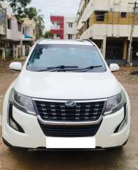 Mahindra XUV500 W9