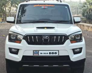 Mahindra Scorpio S10