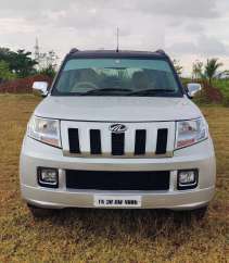 Mahindra TUV 300 T10