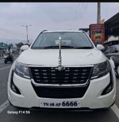 Mahindra XUV500 W7