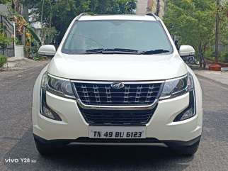 Mahindra XUV500 W6