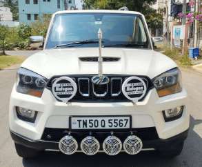 Mahindra Scorpio S10