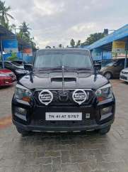 Mahindra Scorpio S10