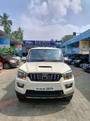 Mahindra Scorpio S10