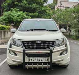 Mahindra XUV500 W4