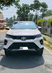 Toyota Fortuner 4X2 AT 2.7 Petrol