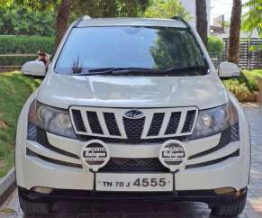 Mahindra XUV500 W8