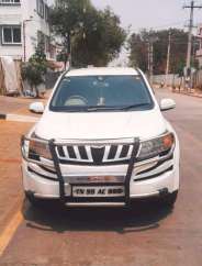 Mahindra XUV500 W8 Dual Tone