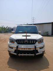 Mahindra Scorpio S10 4WD