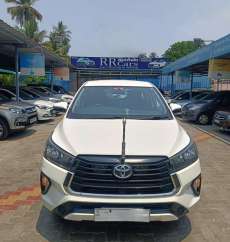 Toyota Innova Crysta 2.4 GX 7 STR