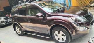 Mahindra XUV500 W4