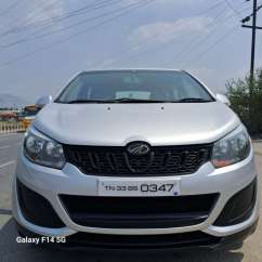 Mahindra Marazzo M4