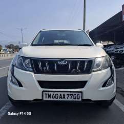 Mahindra XUV500 W6 4X2