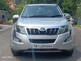 Mahindra XUV500 W10