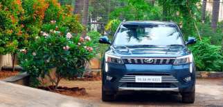 Mahindra XUV300 W8