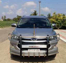 Toyota Innova Crysta 2.4 V