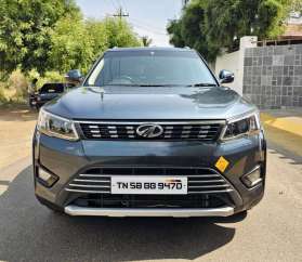 Mahindra XUV300 W8