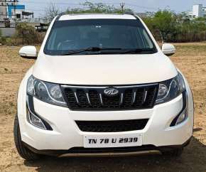 Mahindra XUV500 W10