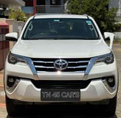Toyota Fortuner 2.8 4WD MT