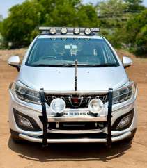 Mahindra Marazzo M8
