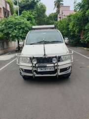 Mahindra Xylo E8