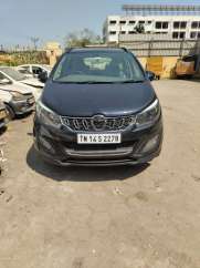 Mahindra Marazzo M6