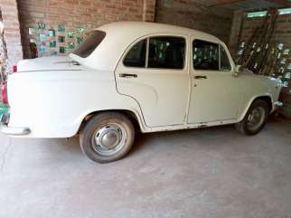 Hindustan Motors Ambassador Classic 1800 ISZ CNG AC