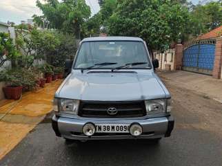 Toyota Qualis GS C1