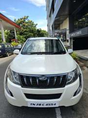 Mahindra XUV500 W10