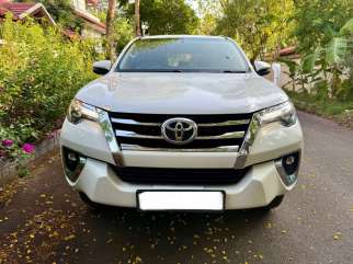 Toyota Fortuner 4*4 AT