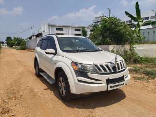 Mahindra XUV500 W8 Dual Tone