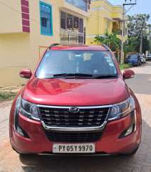 Mahindra XUV500 W7
