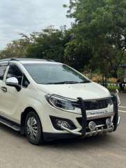 Mahindra Marazzo M4