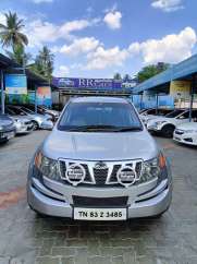 Mahindra XUV500 W8 Dual Tone