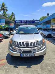 Mahindra XUV500 W4