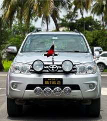 Toyota Fortuner 4x4 MT
