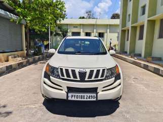 Mahindra XUV500 W8