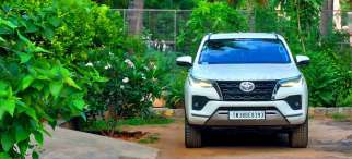 Toyota Fortuner 4X2 AT 2.7 Petrol