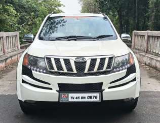Mahindra XUV500 W8