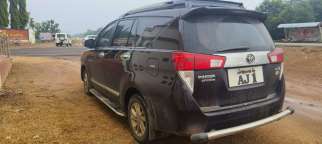 Toyota Innova Crysta 2.4 GX 8 STR