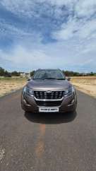 Mahindra XUV500 W11