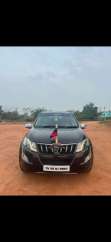 Mahindra XUV500 W10
